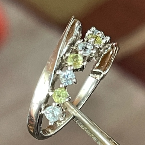 Prong Set Aquamarine and Peridot Signed 925 Bypass Ring - Picture 11 of 15